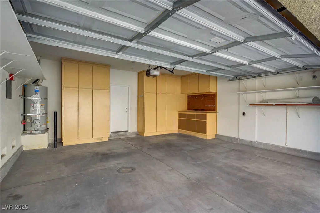 611 White Shark, North Las Vegas, NV 89084