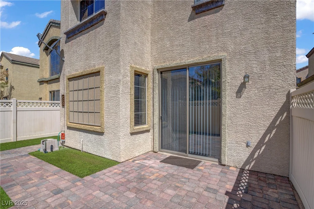 611 White Shark, North Las Vegas, NV 89084