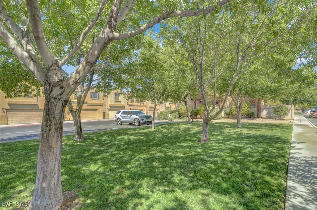611 White Shark, North Las Vegas, NV 89084