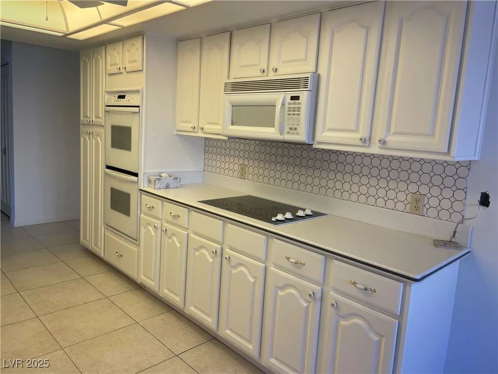 1543 Berendo, Las Vegas, NV 89123