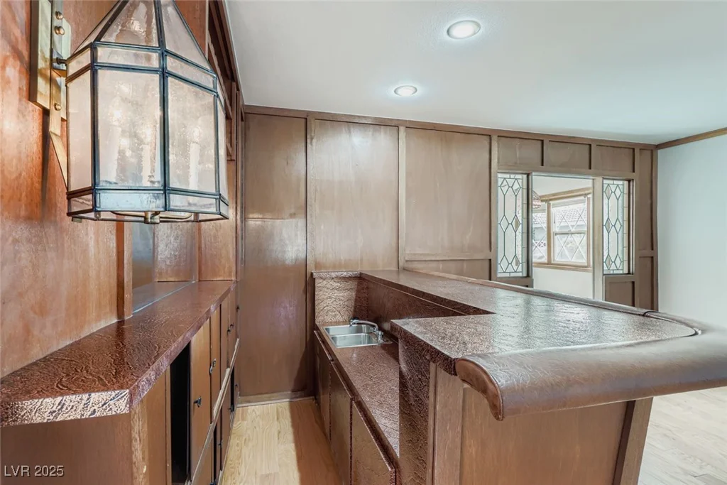 1543 Berendo, Las Vegas, NV 89123