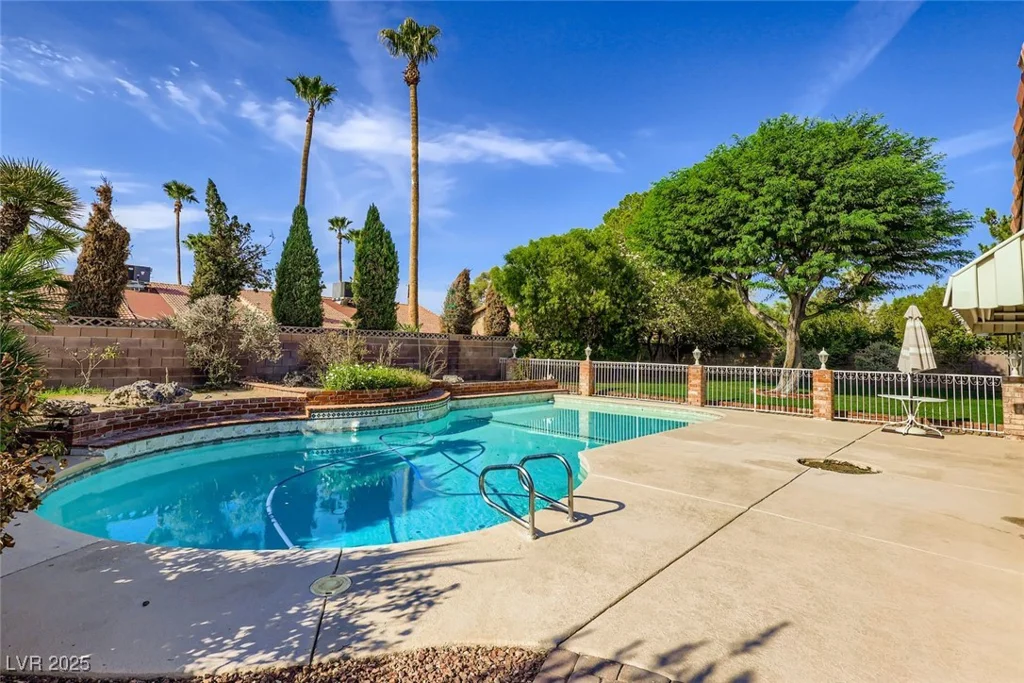 1543 Berendo, Las Vegas, NV 89123