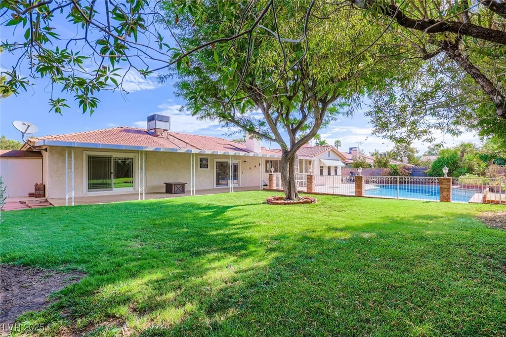 1543 Berendo, Las Vegas, NV 89123