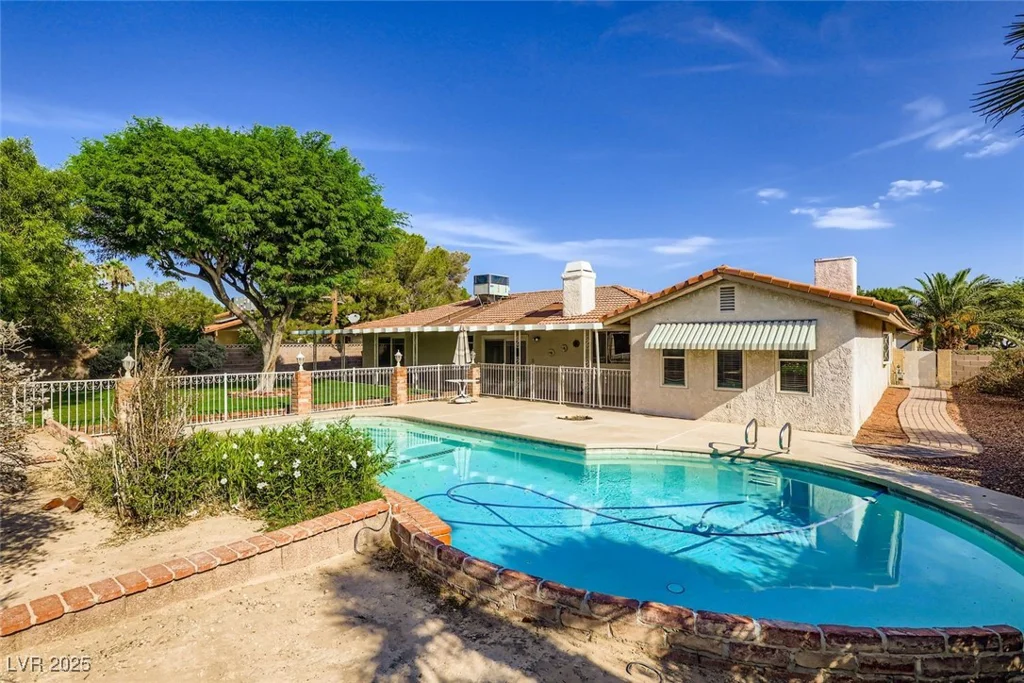 1543 Berendo, Las Vegas, NV 89123