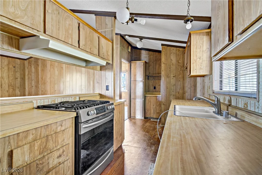 5318 Tupelo, Las Vegas, NV 89122