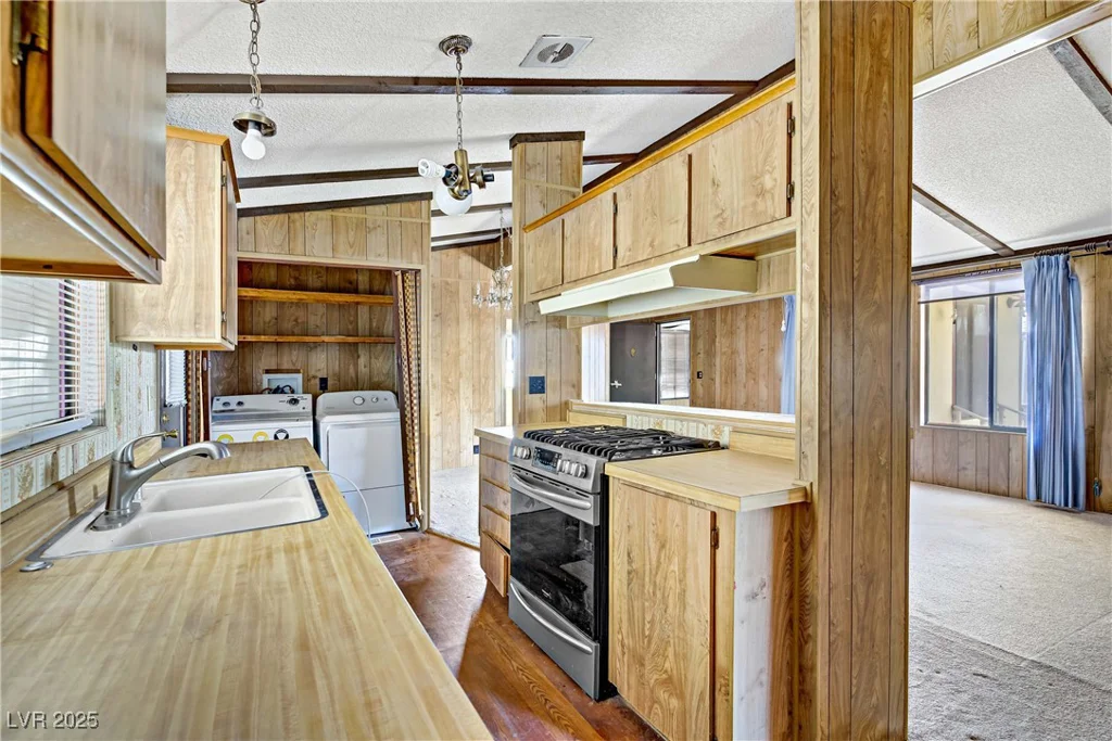 5318 Tupelo, Las Vegas, NV 89122