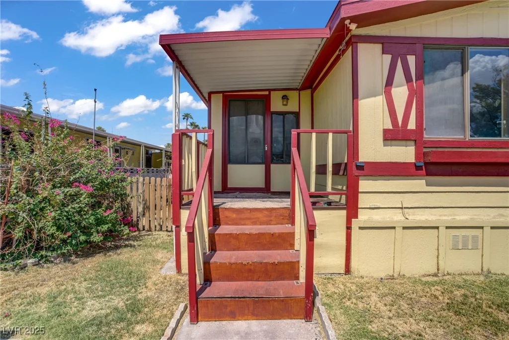 5318 Tupelo, Las Vegas, NV 89122