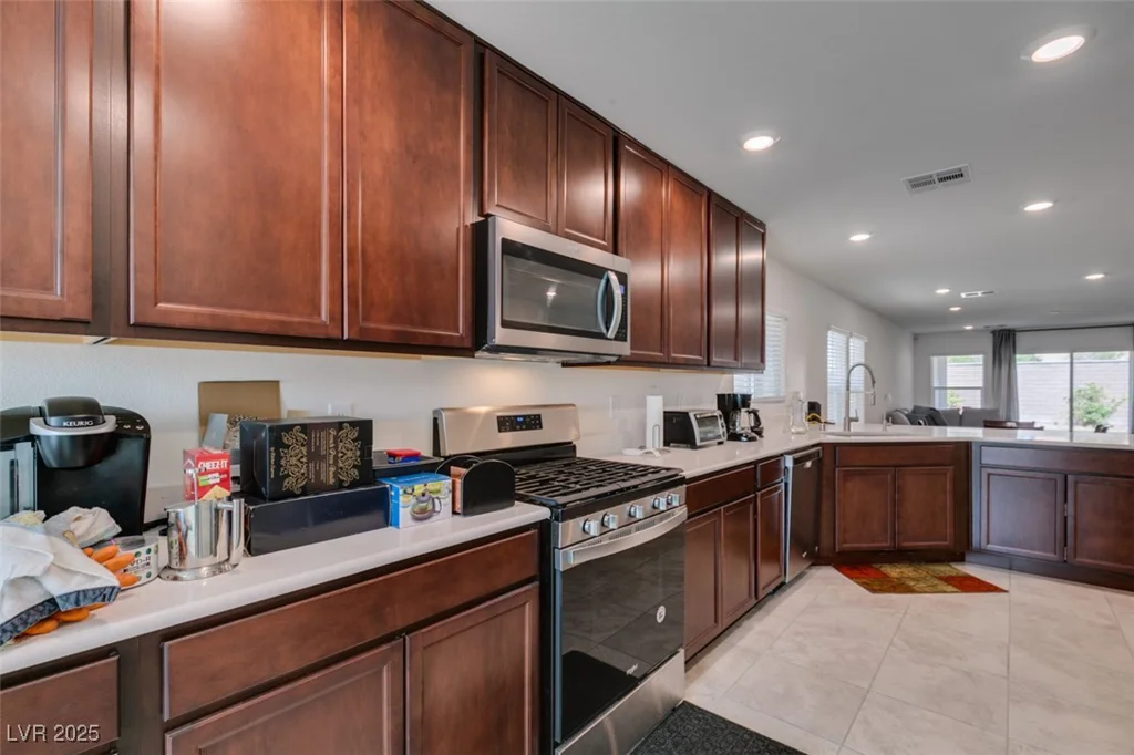 1723 Deep Valley, North Las Vegas, NV 89084