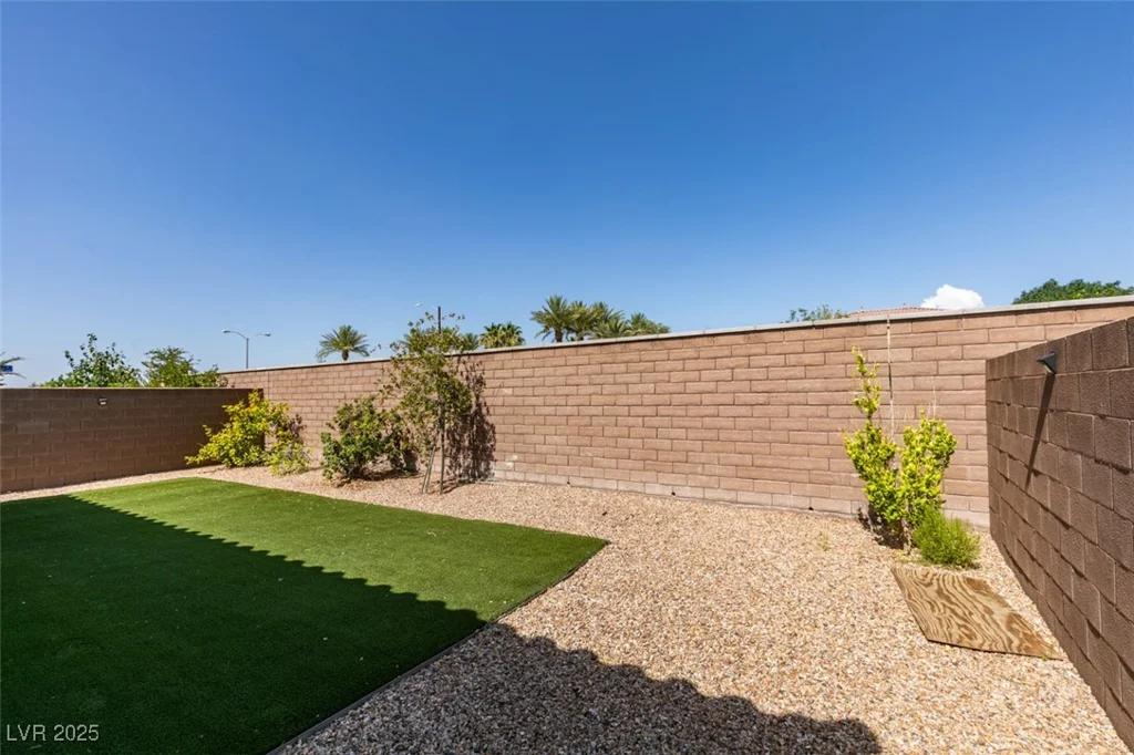 1723 Deep Valley, North Las Vegas, NV 89084