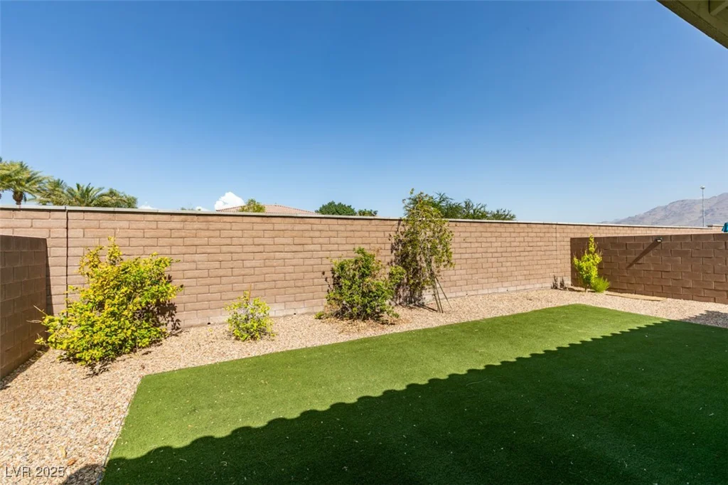 1723 Deep Valley, North Las Vegas, NV 89084