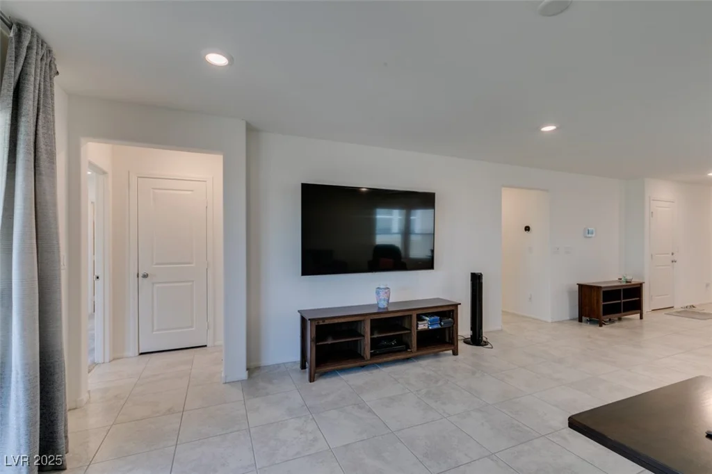 1723 Deep Valley, North Las Vegas, NV 89084