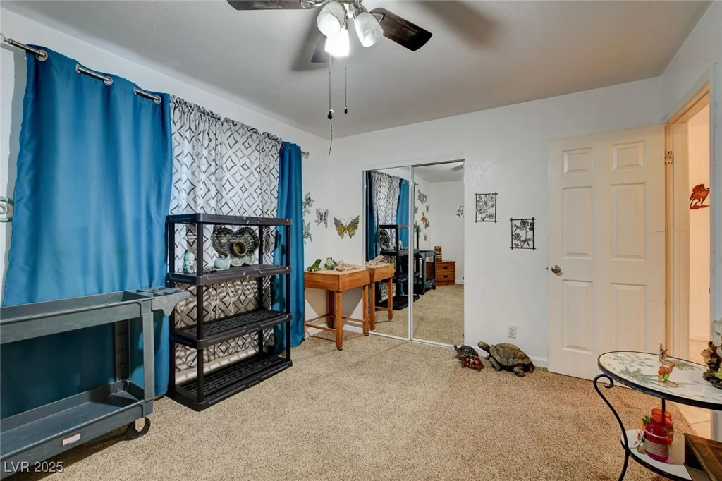 221 Thunder, Las Vegas, NV 89145