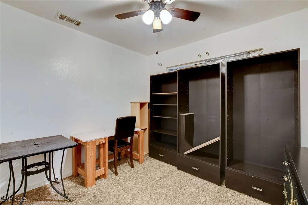221 Thunder, Las Vegas, NV 89145