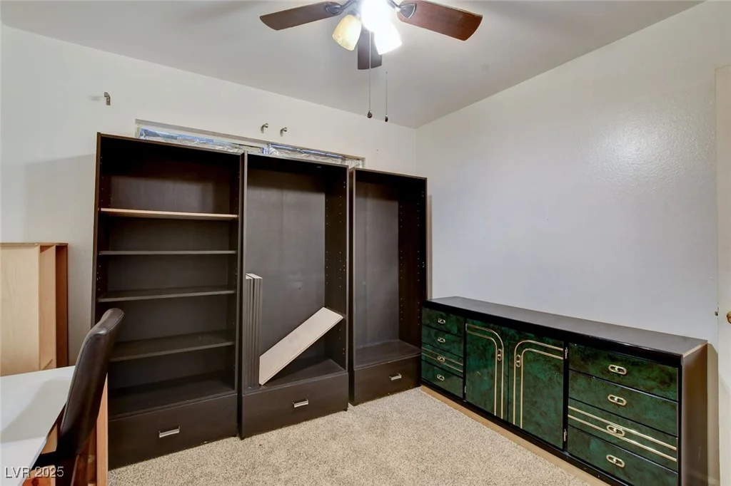 221 Thunder, Las Vegas, NV 89145