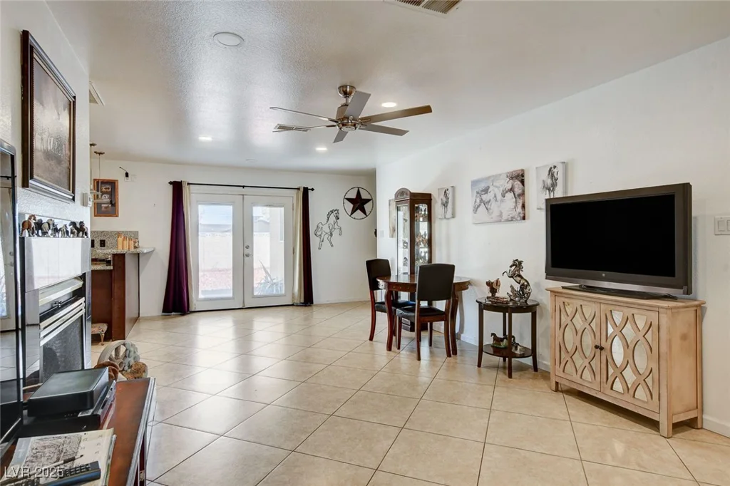 221 Thunder, Las Vegas, NV 89145