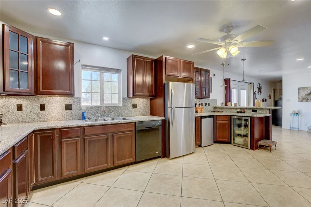 221 Thunder, Las Vegas, NV 89145