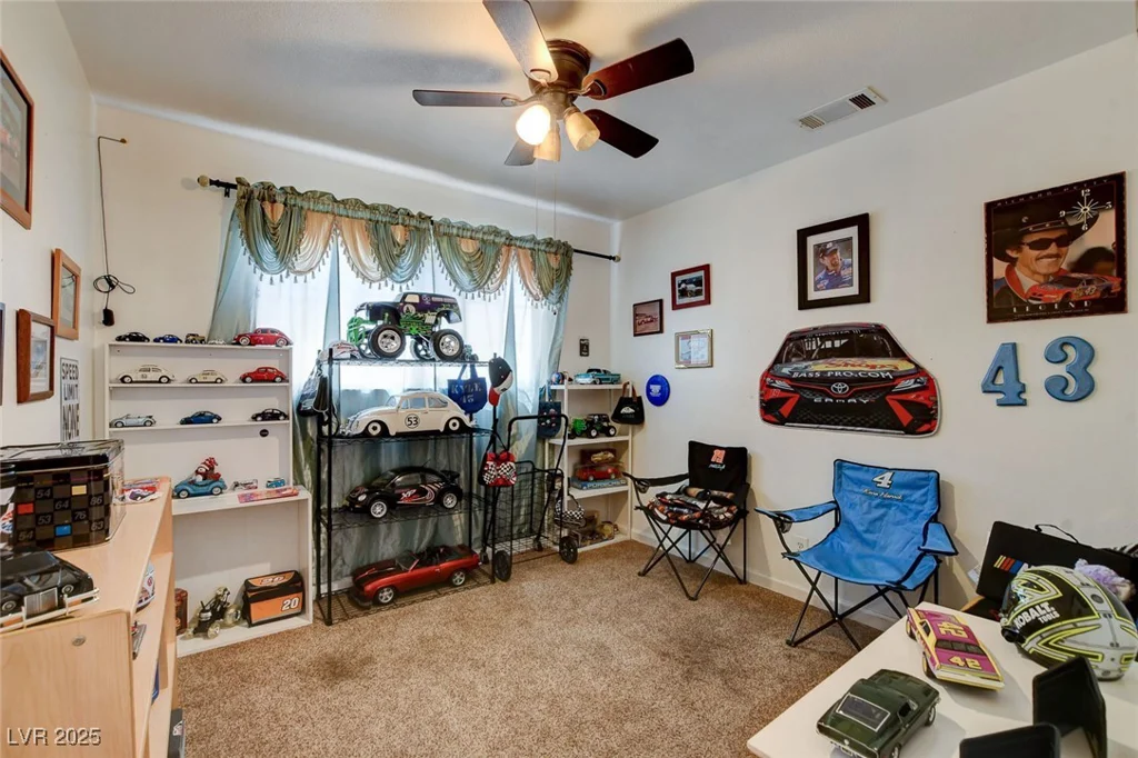 221 Thunder, Las Vegas, NV 89145