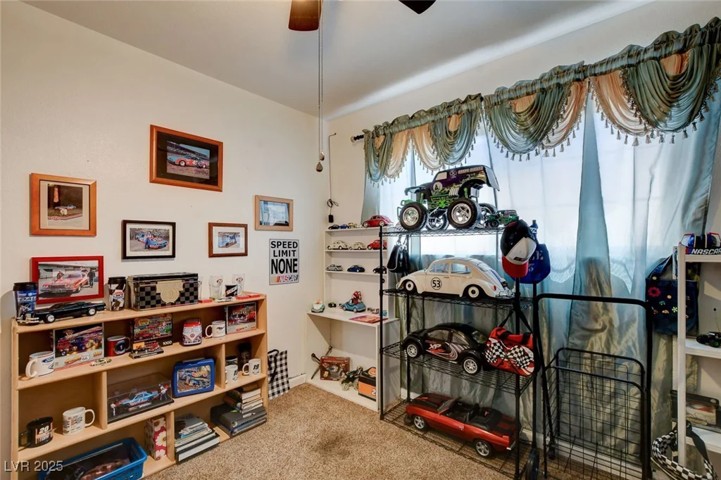221 Thunder, Las Vegas, NV 89145