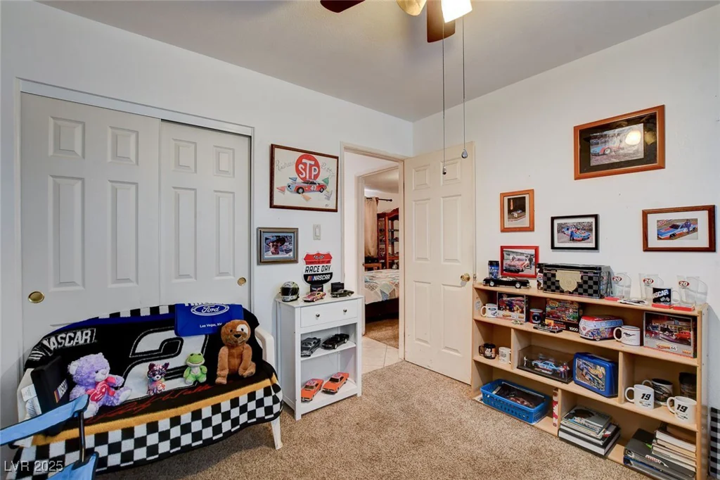221 Thunder, Las Vegas, NV 89145
