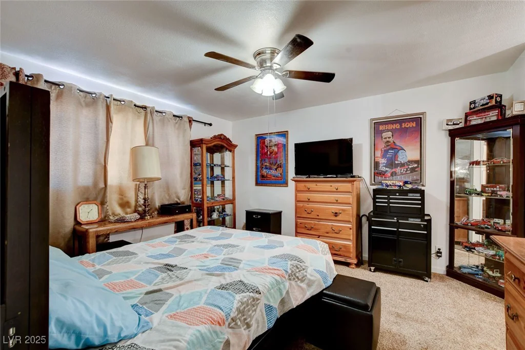 221 Thunder, Las Vegas, NV 89145