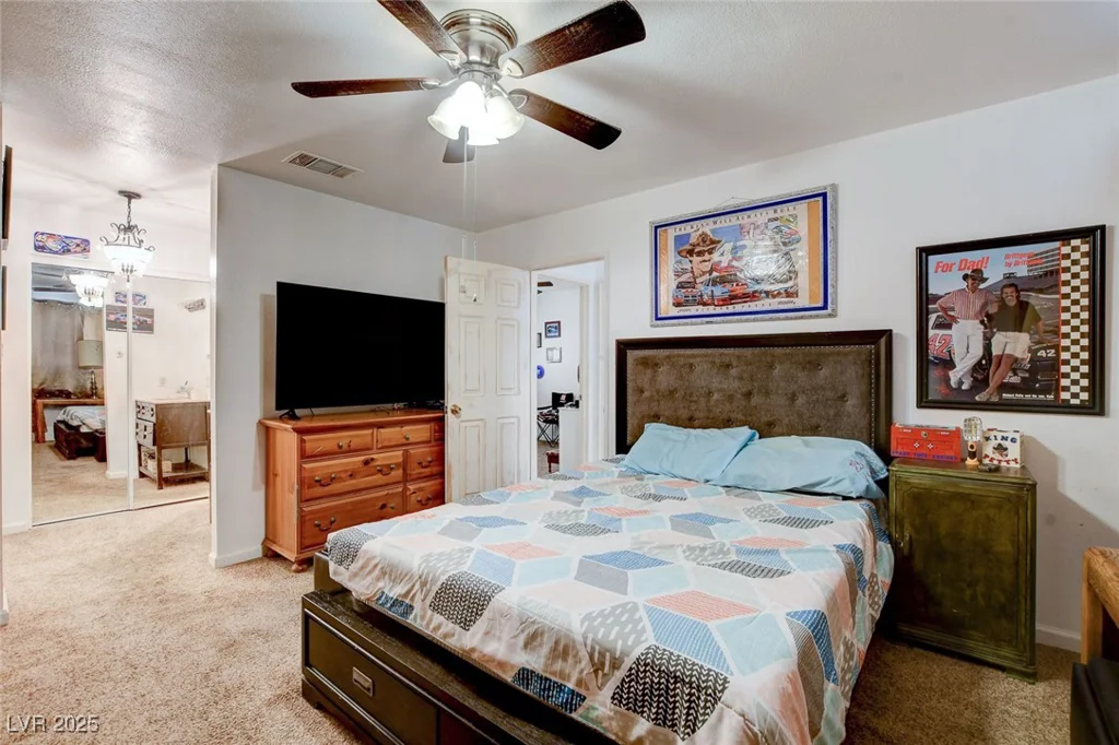 221 Thunder, Las Vegas, NV 89145