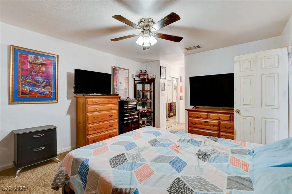 221 Thunder, Las Vegas, NV 89145