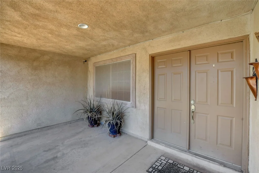 221 Thunder, Las Vegas, NV 89145