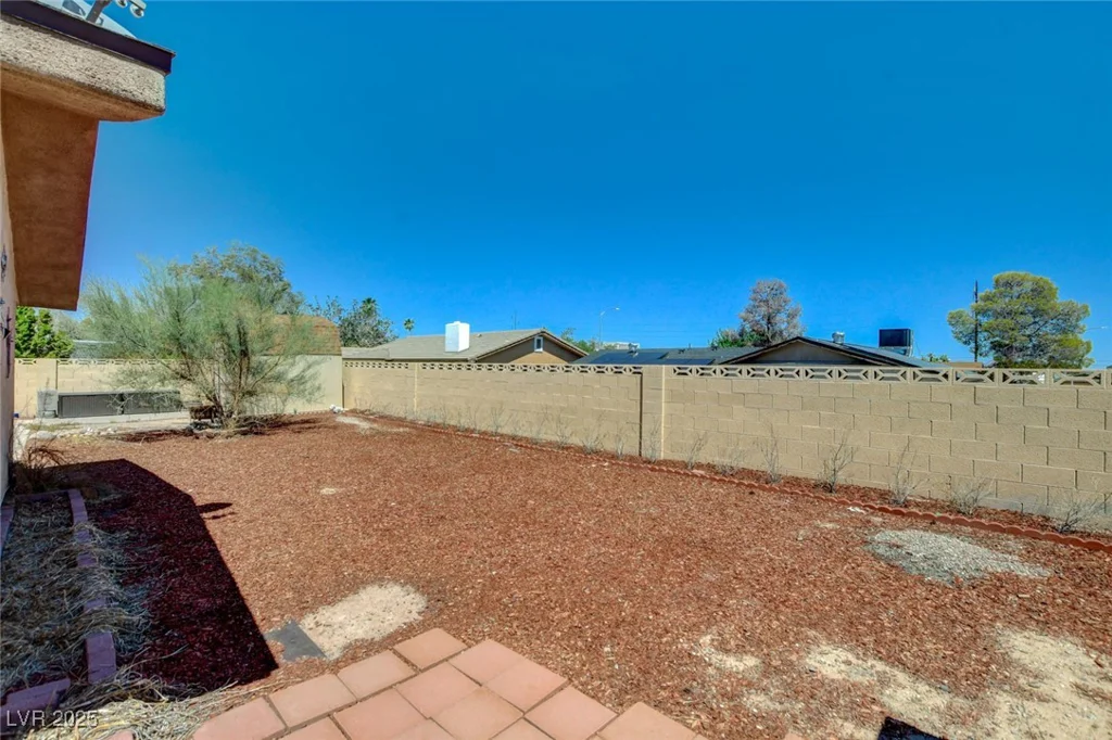 221 Thunder, Las Vegas, NV 89145