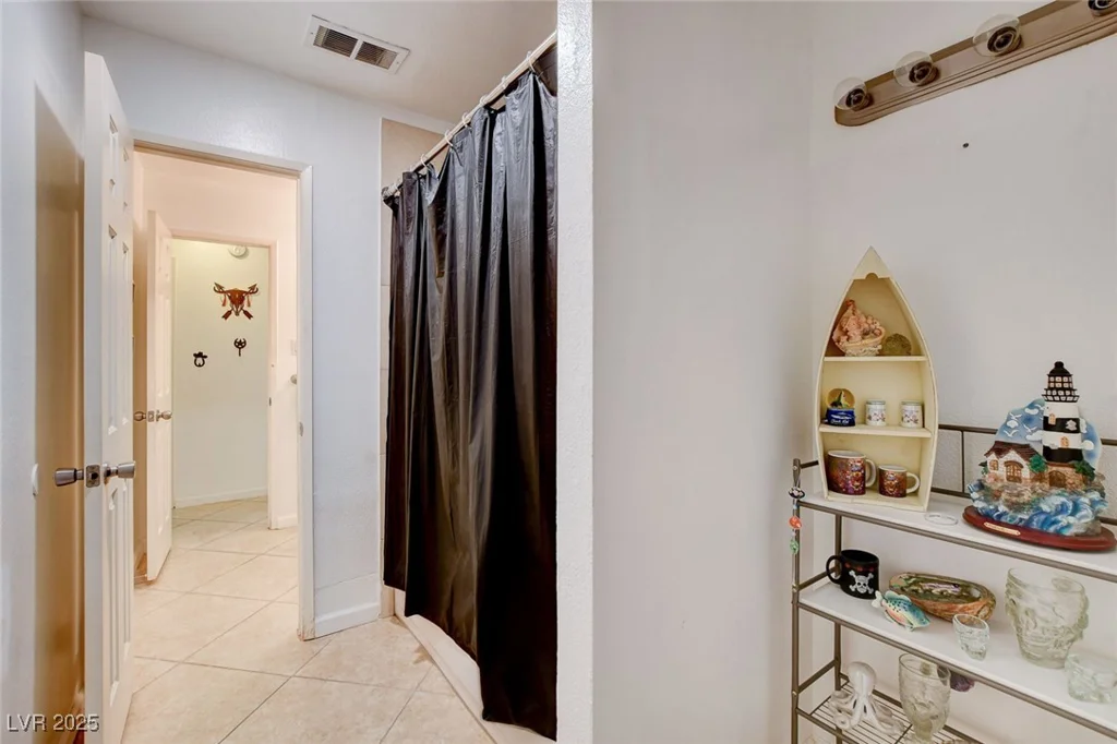 221 Thunder, Las Vegas, NV 89145