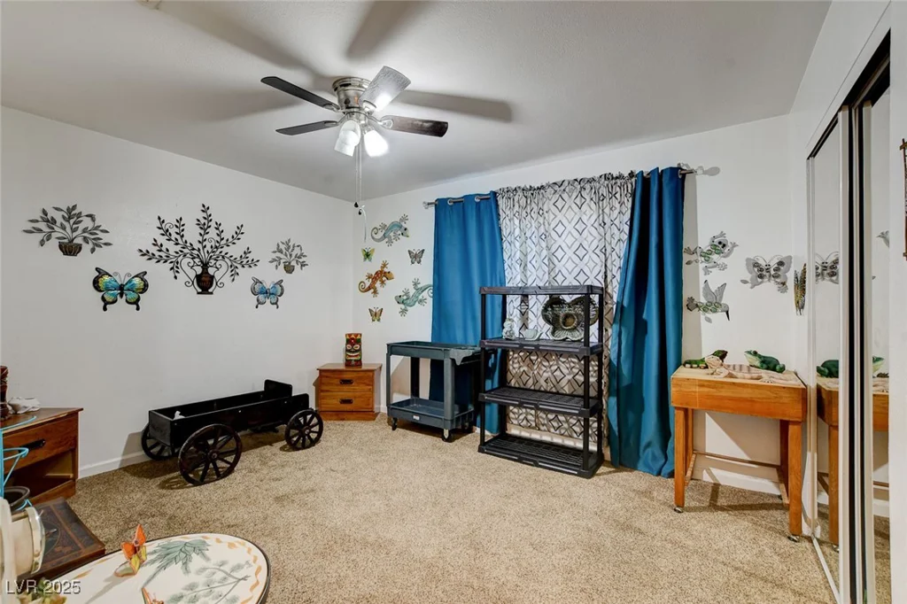 221 Thunder, Las Vegas, NV 89145