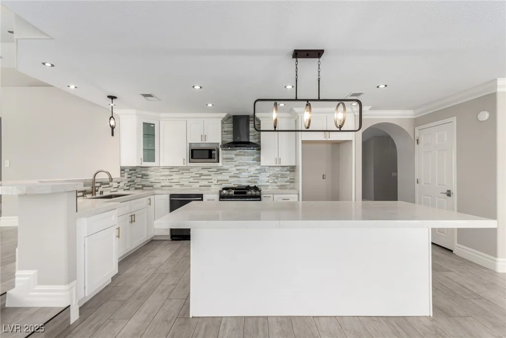 485 Robindale, Las Vegas, NV 89123