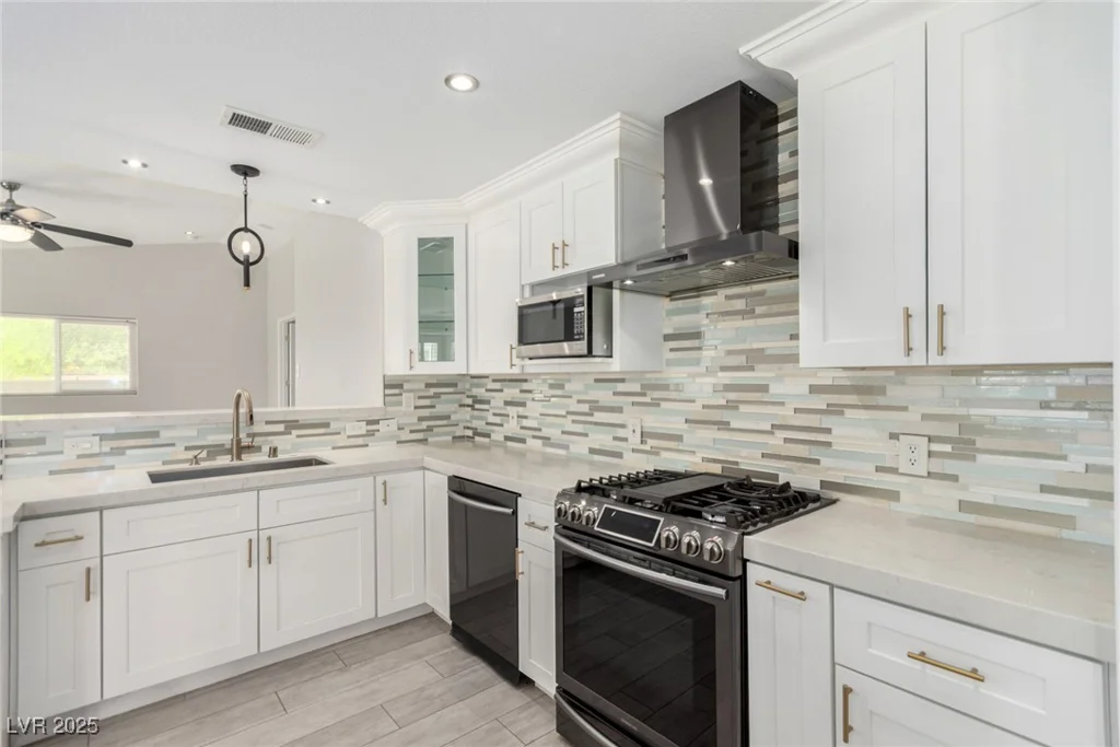 485 Robindale, Las Vegas, NV 89123