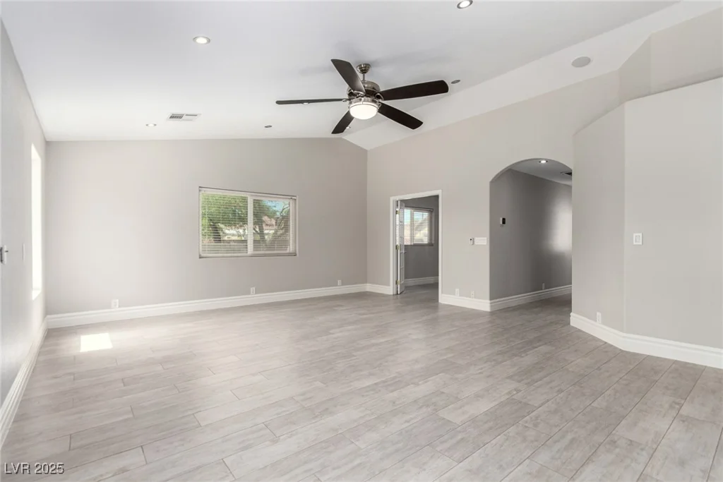 485 Robindale, Las Vegas, NV 89123