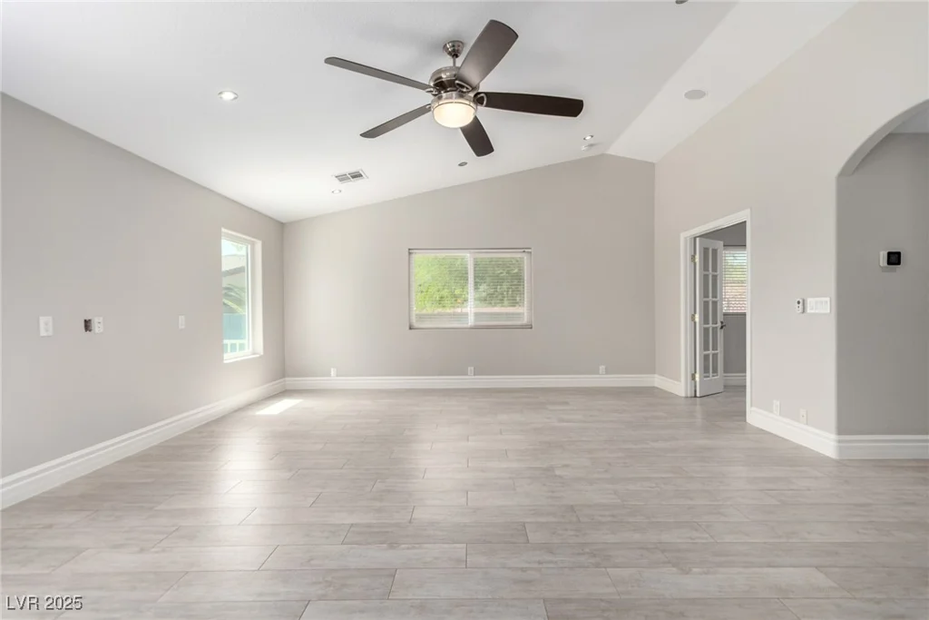 485 Robindale, Las Vegas, NV 89123