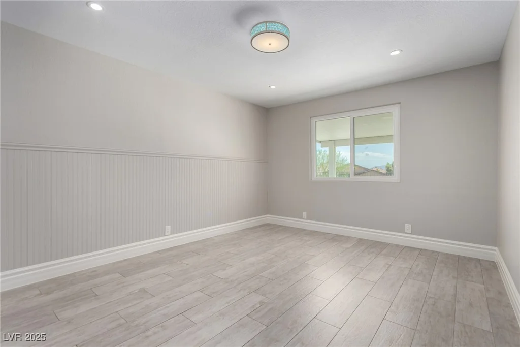 485 Robindale, Las Vegas, NV 89123