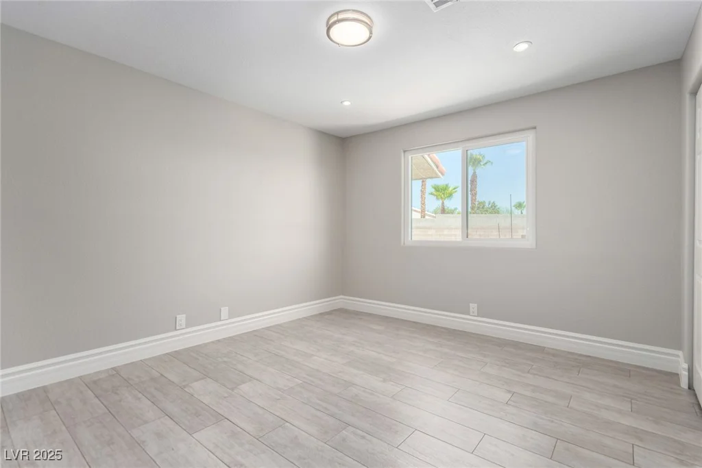 485 Robindale, Las Vegas, NV 89123