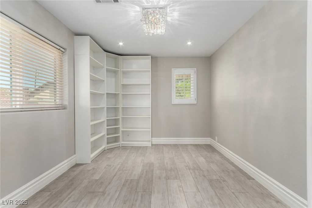 485 Robindale, Las Vegas, NV 89123