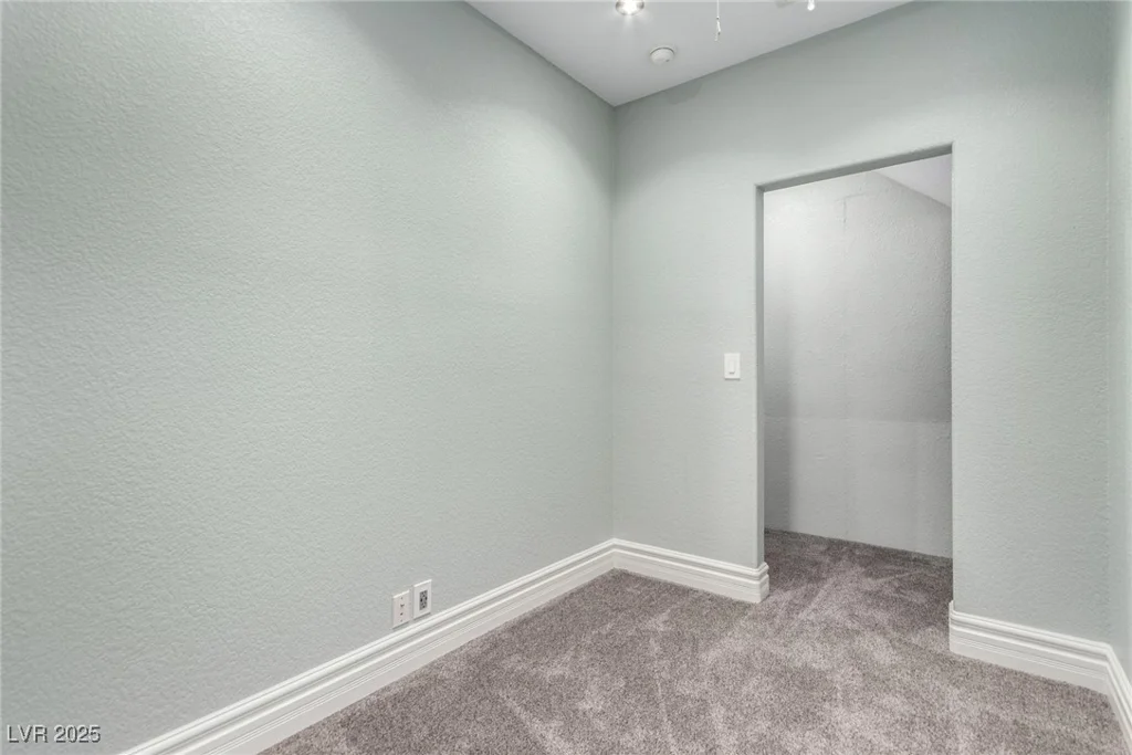 485 Robindale, Las Vegas, NV 89123