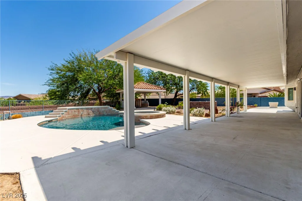 485 Robindale, Las Vegas, NV 89123