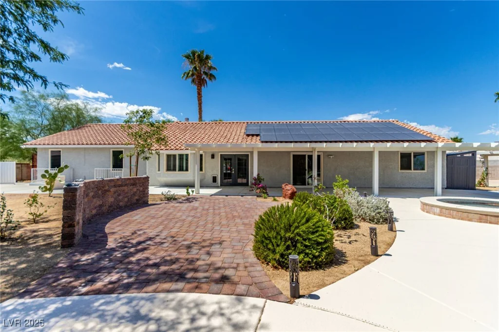 485 Robindale, Las Vegas, NV 89123