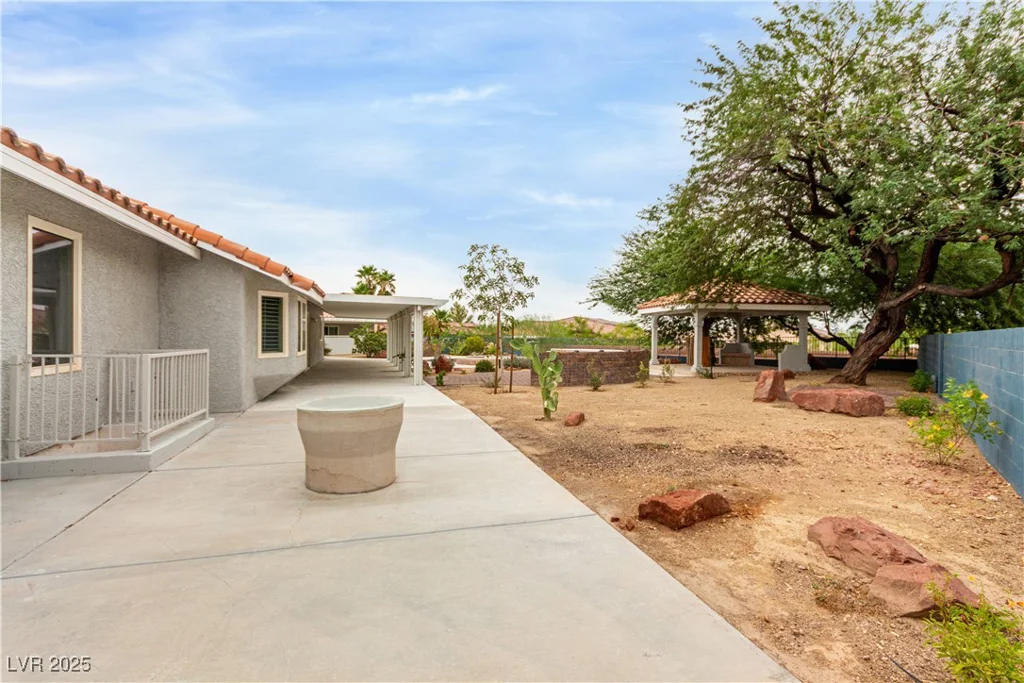 485 Robindale, Las Vegas, NV 89123