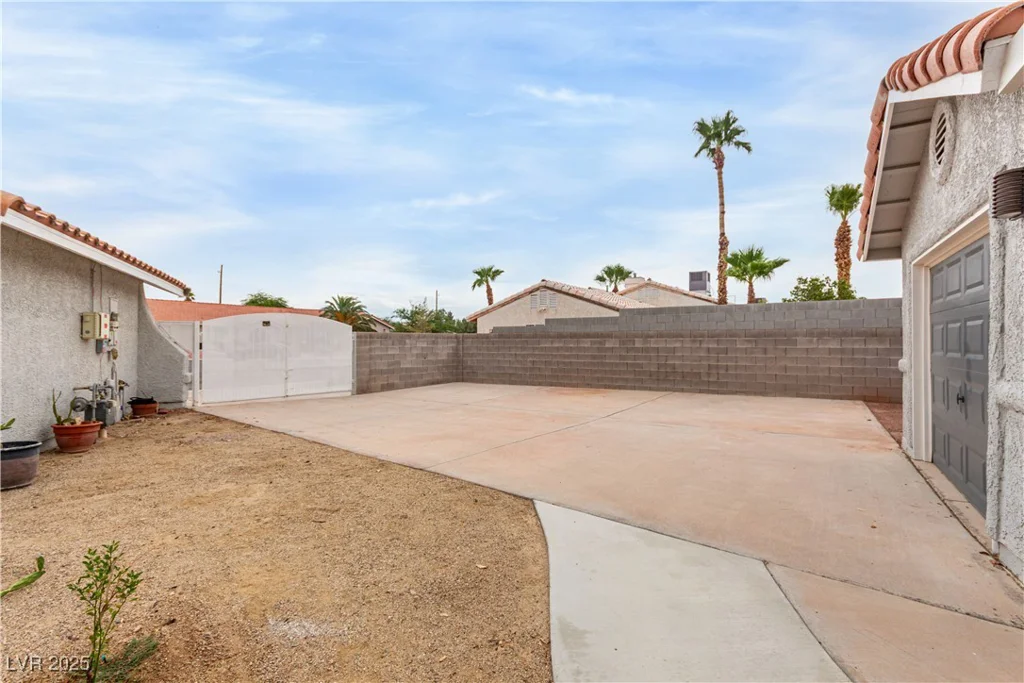 485 Robindale, Las Vegas, NV 89123