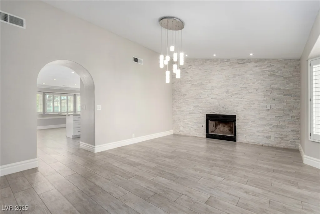 485 Robindale, Las Vegas, NV 89123