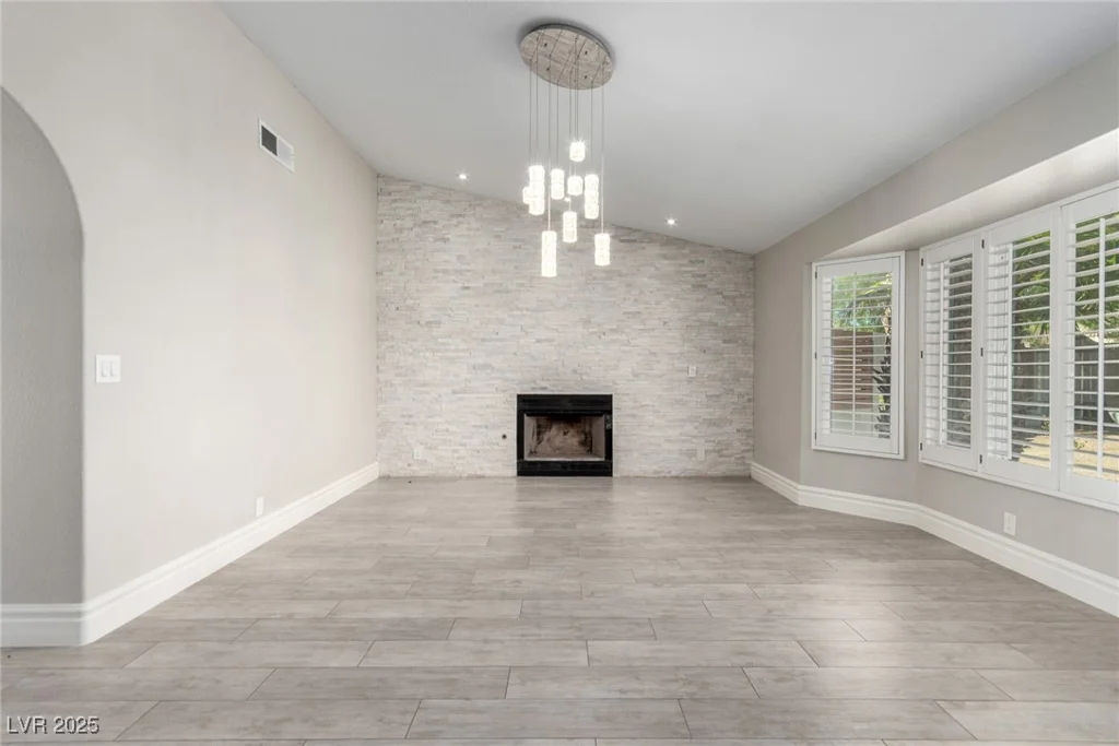 485 Robindale, Las Vegas, NV 89123
