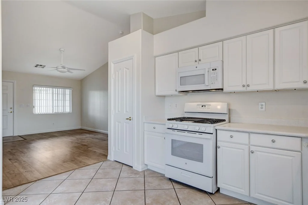 8624 Little Fox, Las Vegas, NV 89123