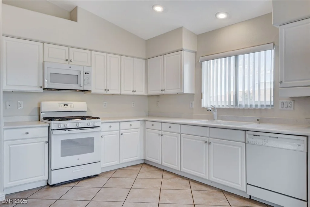 8624 Little Fox, Las Vegas, NV 89123