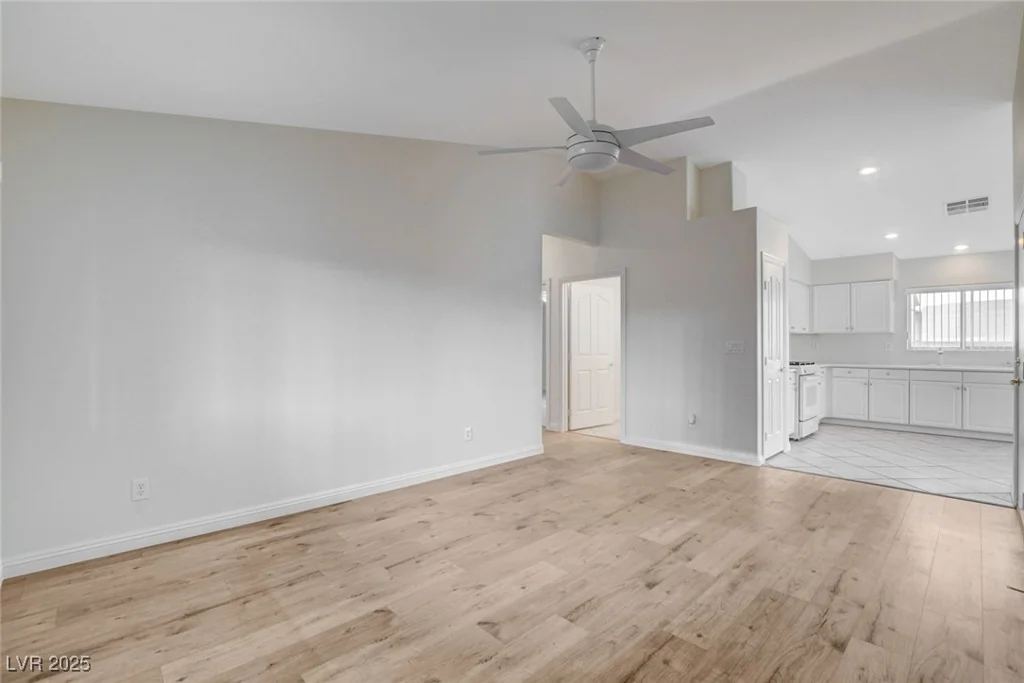 8624 Little Fox, Las Vegas, NV 89123
