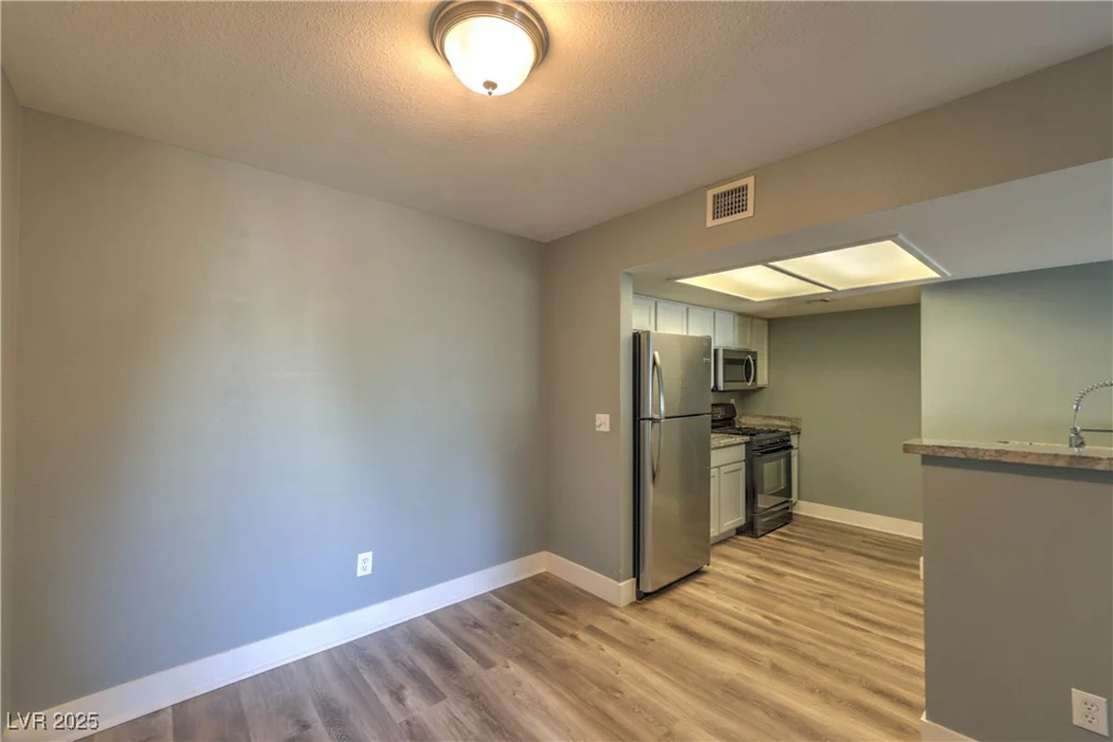 8070 Russell, Las Vegas, NV 89113