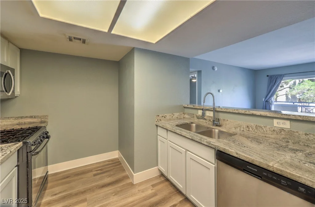 8070 Russell, Las Vegas, NV 89113