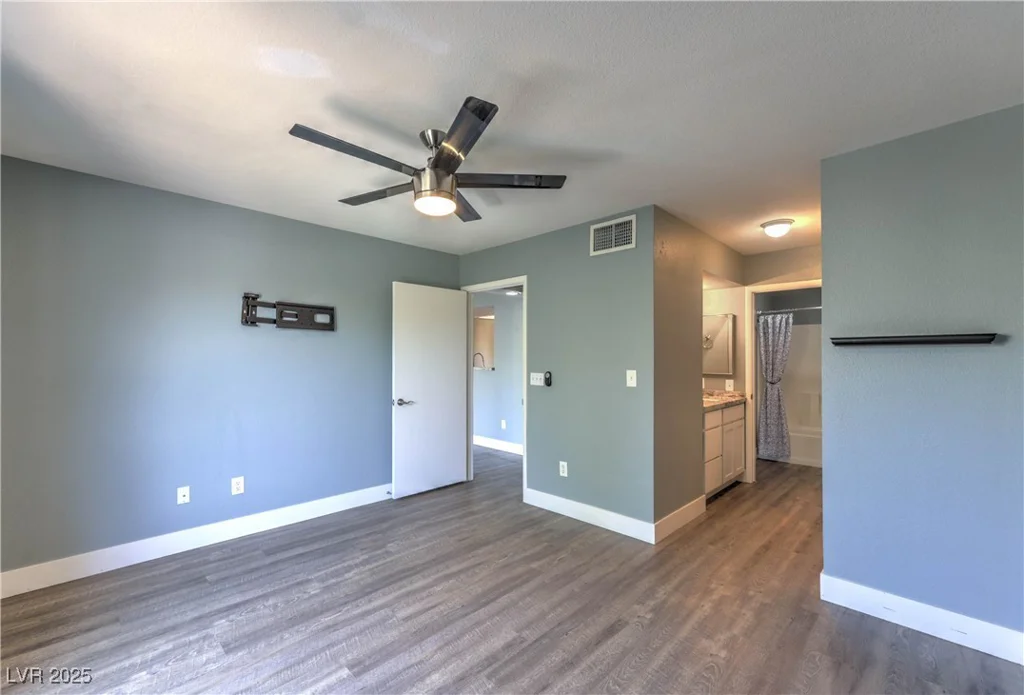 8070 Russell, Las Vegas, NV 89113